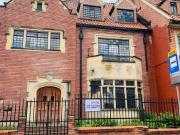 Venta Casa tipo Inglés Oficinas en La Merced Bogotá