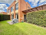 Venta Casa Tipo Nogal Con Espacios Modernos Y Pergola