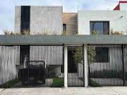 VENTA CASA TOTALMENTE REMODELADA