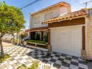 VENTA CASA TRES DORMITORIO EN EL CENTRO DE PUNTA A