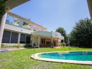 VENTA CASA TRES DORMITORIOS COCHERA, PILETA EN BV....