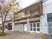 VENTA CASA TRES DORMITORIOS CON COCHERA ESPAÑA Y HOSPITALES