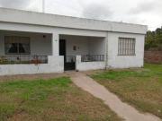 VENTA CASA TRES DORMITORIOS CON COCHERA Y JARDIN MAXIMO PAZ