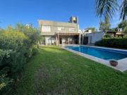 venta casa tres dormitorios pileta cochera acequias del...