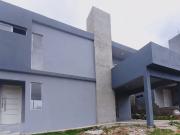 VENTA CASA TRES DORMITORIOS VILLA CARLOS PAZ