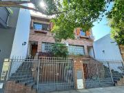 VENTA CASA TRIPLEX 4 AMBC/COCHERA PATIO Y PARRILLA