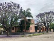 Venta, casa ubicada en barrio Caferatta