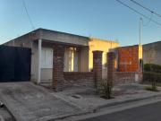 VENTA CASA UN DORMI IMPORTANTE TERRENO GRAL ROJO