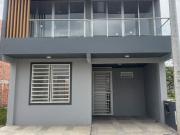 VENTA CASA UNIFAMILIAR PARA ESTRENAR BARRIO SANTA HELENA...