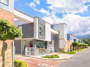 VENTA CASA VERSALLES. CONJUNTO VERSALLES 2