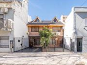 Venta casa Villa Devoto con pileta y cochera