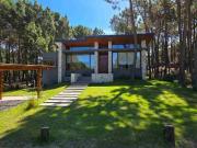 VENTA CASA VILLA ROBLES 4 AMBIENTES