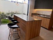 VENTA CASA VIP MODERNA CON ACABADOS DE PRIMERA –...