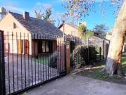 VENTA CHALET 3 DORMI, 3 BAÑOS, PILETA Y PARQUE