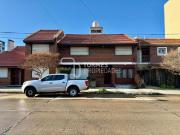 RESERVADO Chalet 5 ambientes con garage doble y parque...