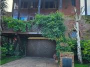 VENTA Chalet 6 Amb. Garage, parque y quincho