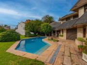 Venta chalet 6 ambientes con pileta San Carlos