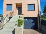 VENTA: Chalet adosado en Compostilla