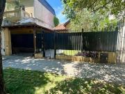 VENTA CHALET. BANFIELD, LOTE DE 8.66 POR 33Mts