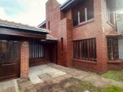 VENTA CHALET DE 4 AMB.C/ PARQUE, QUINCHO Y...