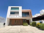 VENTA Cumbres del Lago. Casa, 3 recámaras roof, cuarto...