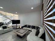 VENTA, Cumbres del Lago. Casa con cuarto de servicio,...