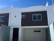 VENTA de 24 Casas Nuevas en Fraccionamiento los...