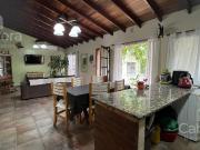 Venta de 3 casas en block. City Bell, La Plata