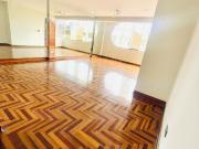 VENTA DE ACOGEDOR DEPARTAMENTO 3 HABITACIONES – URB....
