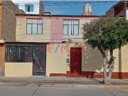 Venta De Amplia Casa En Urb. Felipe Santiago Salaverry –...