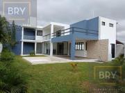 Venta de Amplia Casa nueva de lujo en Altabrisa, con 3...