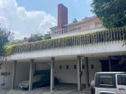 Venta de amplia casa para remodelar en Lomas Hipódromo