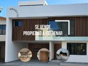 VENTA DE AMPLIA RESIDENCIA 5 RECAMARAS UNA EN PLANTA...