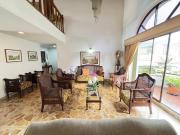 VENTA DE AMPLIO APARTAMENTO DUPLEX EN EL BARRIO LAURELES...