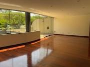 VENTA DE AMPLIO DEPARTAMENTO CON VISTA A PARQUE EN...