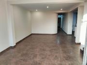 Venta de amplio departamento en Collique