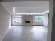 Venta de amplio deprtamento completamente remodelado