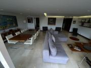 Venta de Apartamento Remodelado y Actualizado, en la...