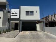 Venta de bella casa en Albaterra Etapa 1