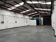 Venta de bodega cerca de Central de Abastos con oficinas