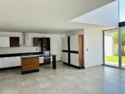 VENTA DE BONITA CASA EN LOMAS DE PUNTA DEL ESTE