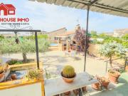 Venta de bonita parcela con casa en Deltebre
