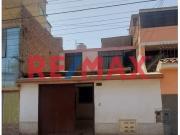 Venta De Casa 120 Mt, 2 Pisos Con Cochera Urb El Pinar