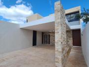 Venta de casa 2 Plantas con piscina en Temozón Norte