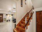 Venta de Casa 3 ambientes con garage y pileta Apto Crédito