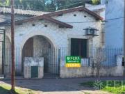 Venta de casa 3 ambientes con jardin y cochera en Quilmes