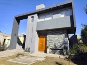 Casa 3 dormitorios Barrio La Estanzuela