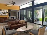 Venta de casa 3 Habitaciones al Norte de Mérida equipada...