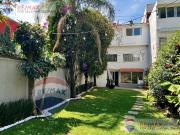 Venta de casa 3 niveles, Col. Las Palmas, Cuernavaca,...