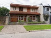 VENTA DE CASA 4 AMB. EN VILLA TESEI APTO CREDITO